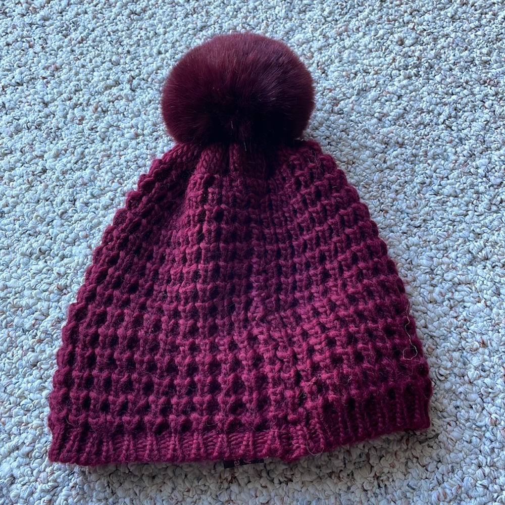 Kyi Kyi Canada hat